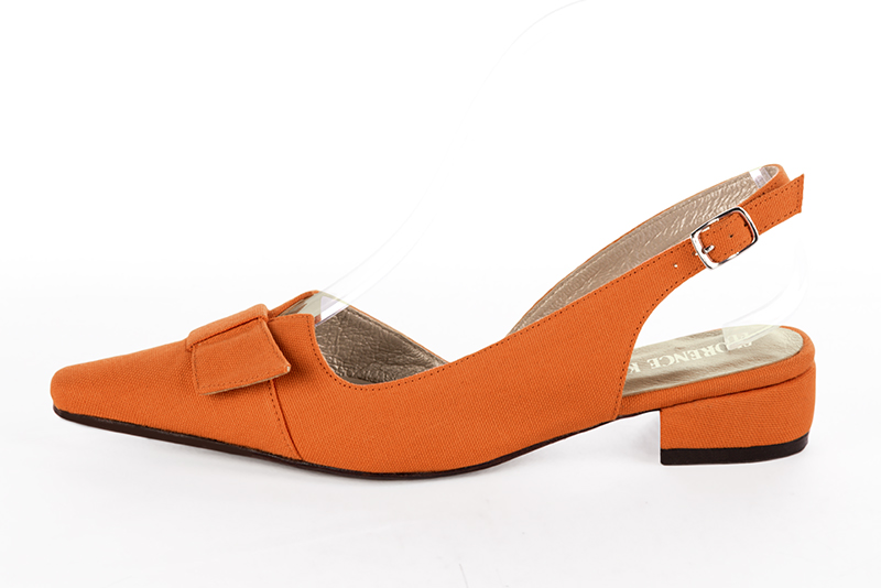Clementine orange women's open back shoes, with a knot. Tapered toe. Low block heels. Profile view - Florence KOOIJMAN